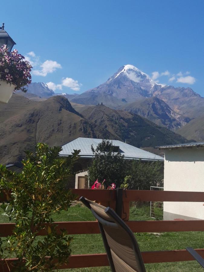 Guest House Elguja Qushashvili คัซเบกี ภายนอก รูปภาพ