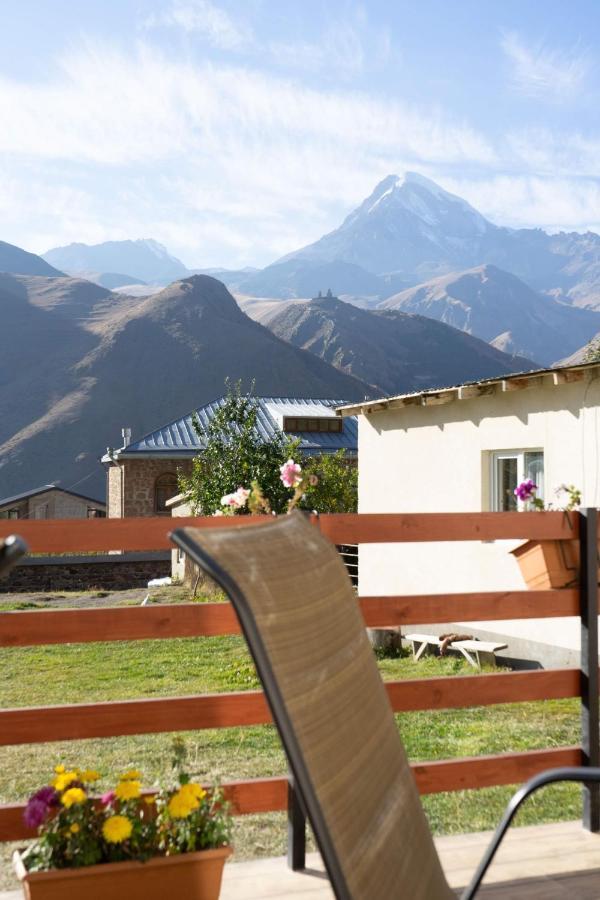 Guest House Elguja Qushashvili คัซเบกี ภายนอก รูปภาพ