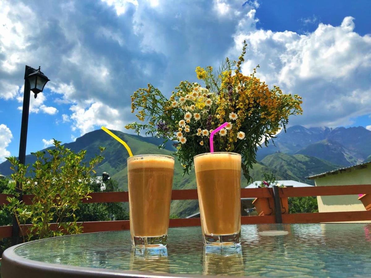 Guest House Elguja Qushashvili คัซเบกี ภายนอก รูปภาพ