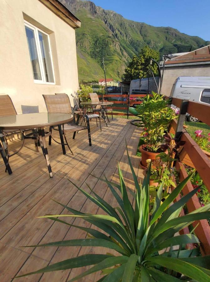 Guest House Elguja Qushashvili คัซเบกี ภายนอก รูปภาพ
