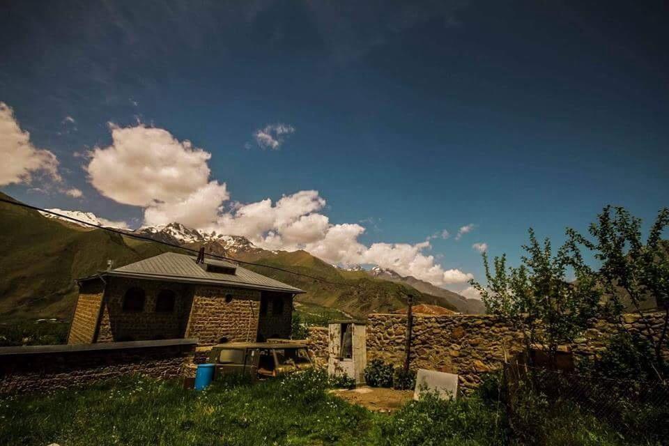 Guest House Elguja Qushashvili คัซเบกี ภายนอก รูปภาพ