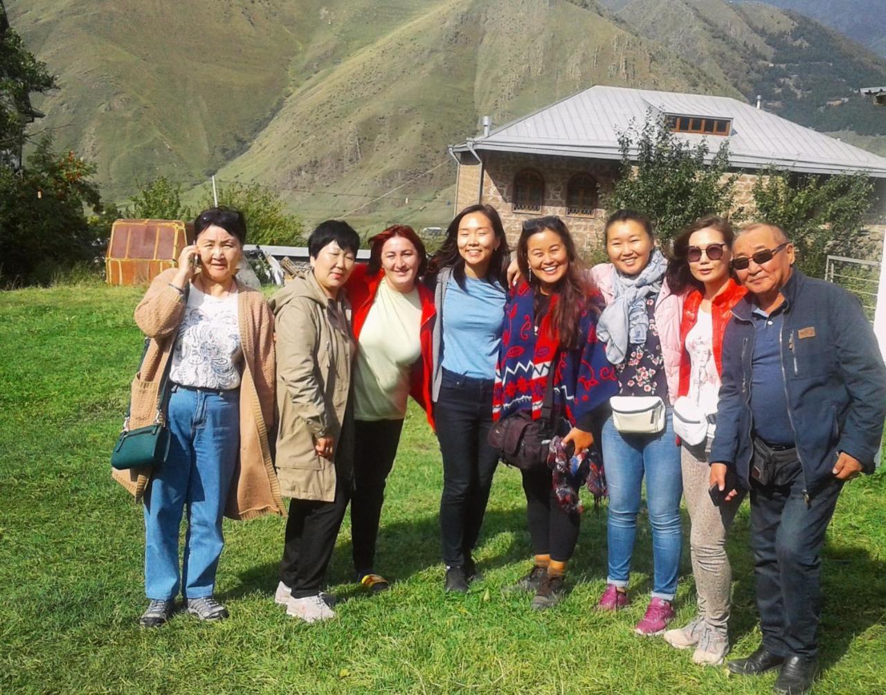 Guest House Elguja Qushashvili คัซเบกี ภายนอก รูปภาพ