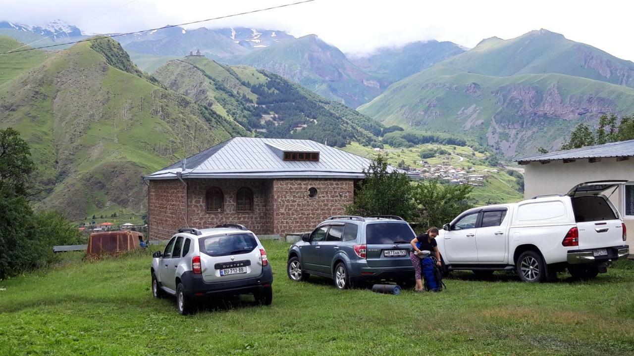Guest House Elguja Qushashvili คัซเบกี ภายนอก รูปภาพ